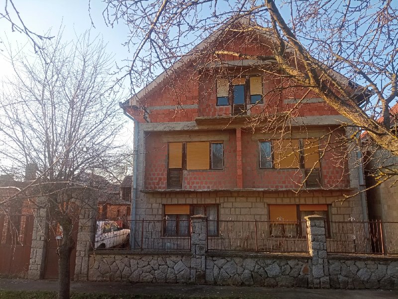 Kuca. 350. m2. Banatsko. Novo. Selo Slika 