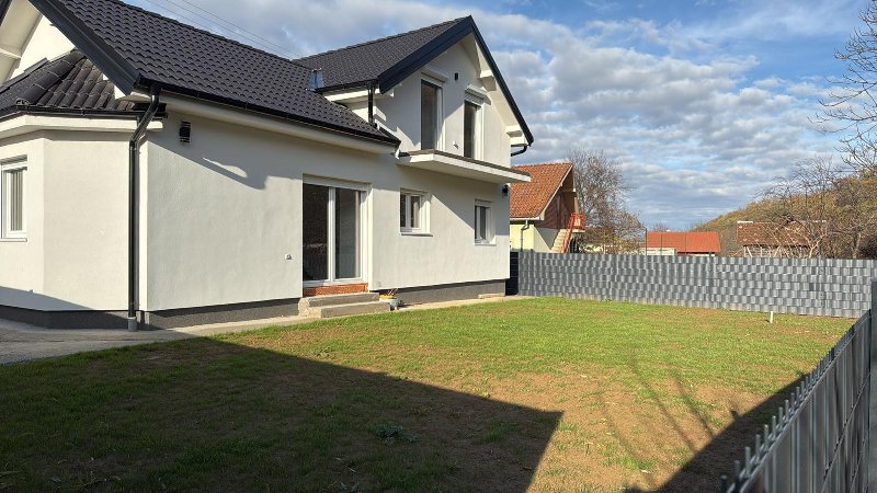 Novoizgradjena kuca u Starim Ledincima Slika 
