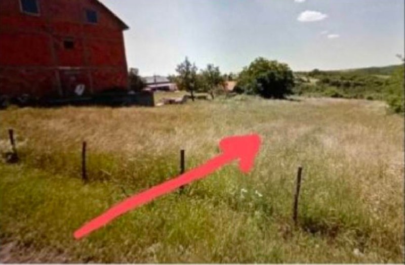 Gradjevinsko zemljiste 47 ari Lipovica Slika 