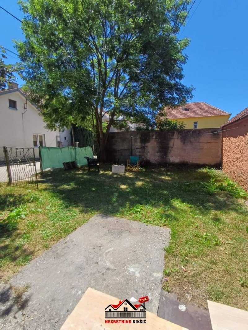 PRODAJEM PRIZEMLJE KUĆE U NIKŠIĆU Slika 