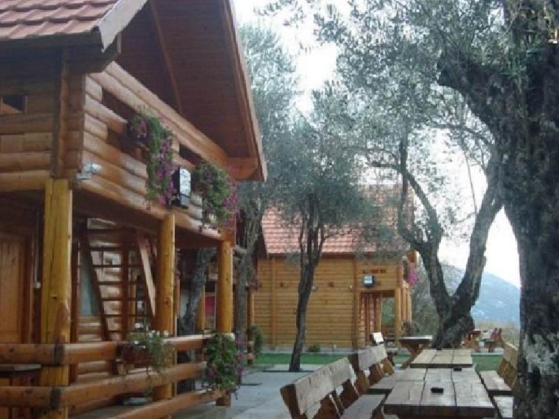 Potrebni radnici, odlični uslovi - Crna Gora Slika 