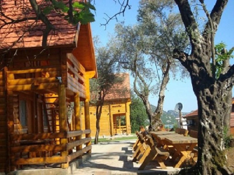 Potrebni radnici, odlični uslovi - Crna Gora Slika 