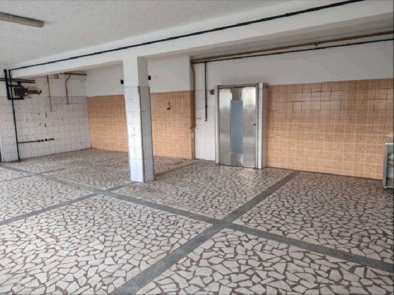 Poslovno stambeni objekat 590 m2 Slika 