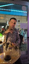 Druzenje i upoznavanje potreba On traži nju Druzenje i upoznavanje potreba On traži nju