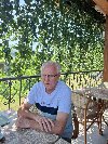 Ozbiljan muškarac zrelih godina ponuda Upoznavanje i druženje