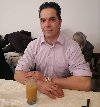 Ozbiljan muskarac za brak ponuda On traži nju