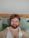 Tražim devojku za ozbiljnu i dugu vezu ponuda On traži nju